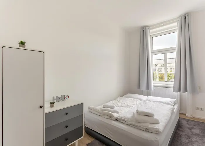 Quiet Terrace Apt, Steps To Metro * Βιέννη